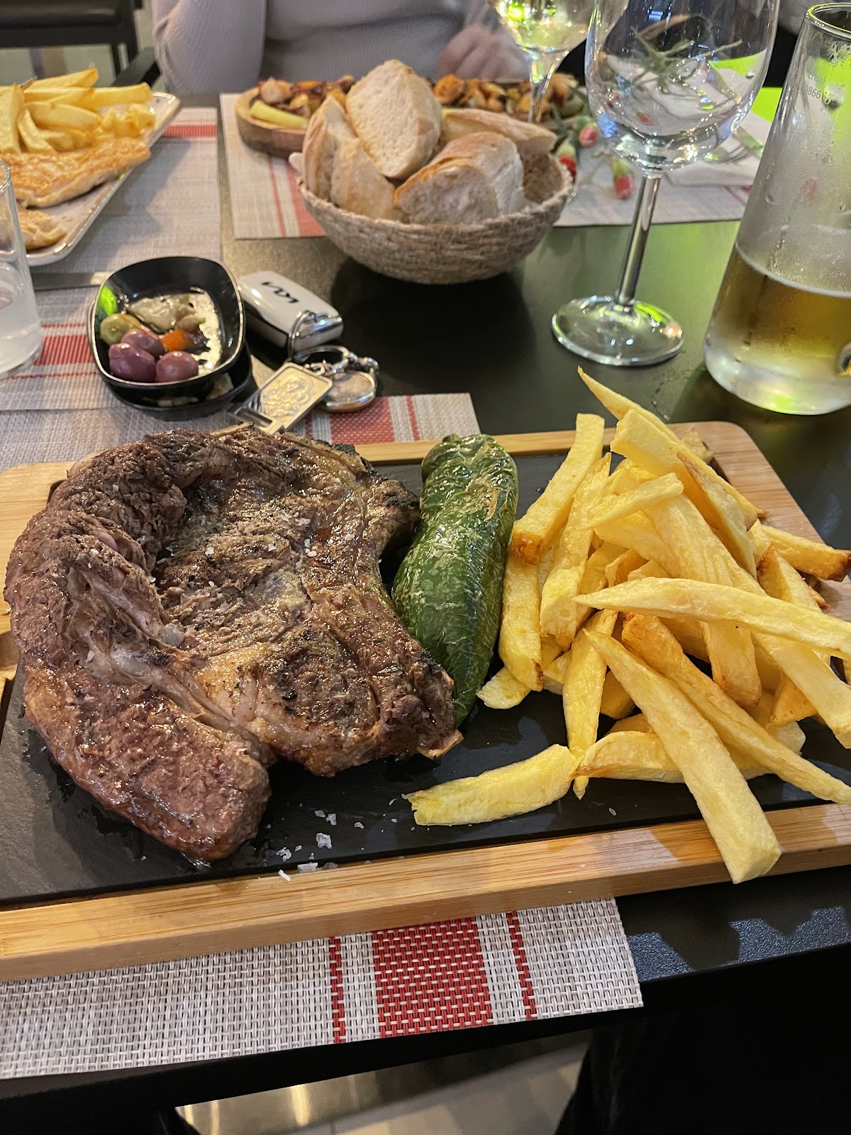 Chuletón de ternera con patatas