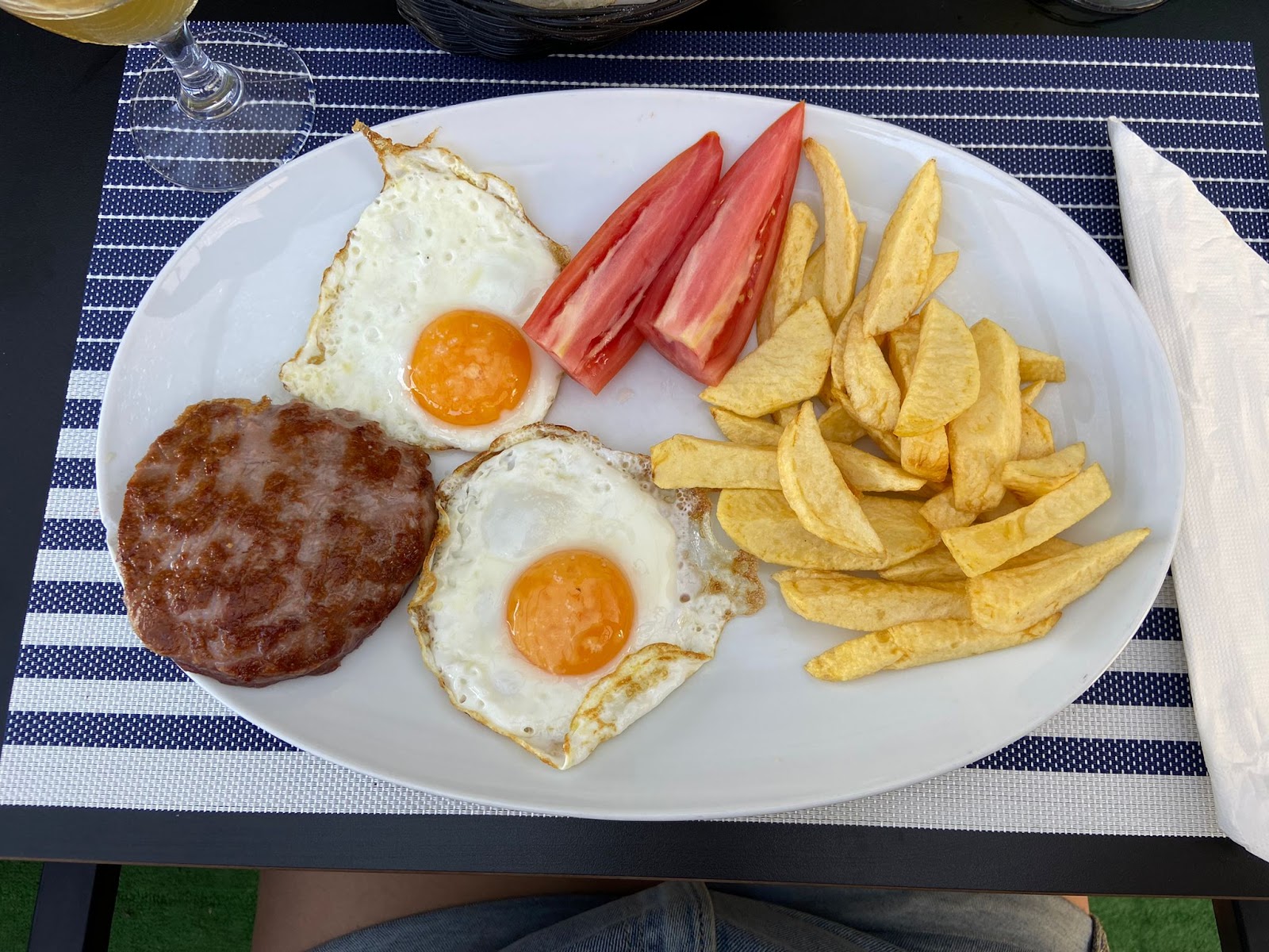 Burger Núm. 1 con huevo y beicon