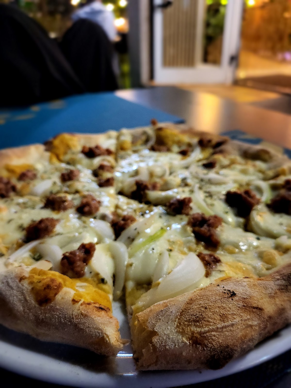 Pizza Mici con carne picada y cebolla